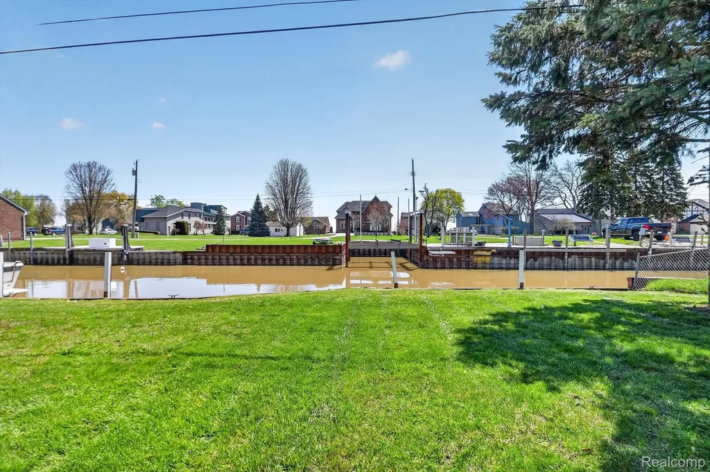 47816 Jefferson Avenue Chesterfield Township MI 48047