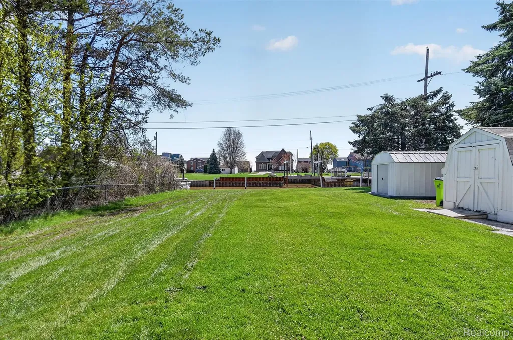 47816 Jefferson Avenue Chesterfield Township MI 48047
