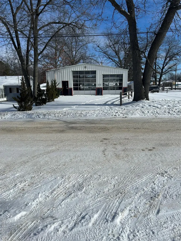 3044 W Houghton Lake Drive Denton Township MI 48629