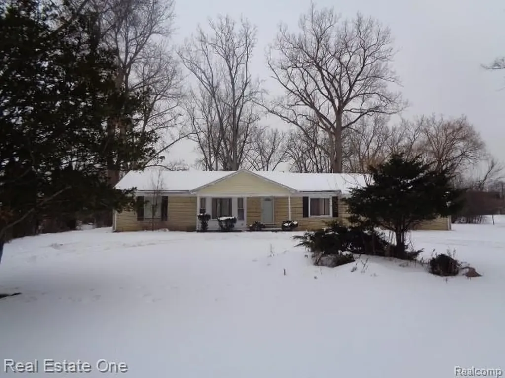 19375 Addison Drive Southfield City MI 48075