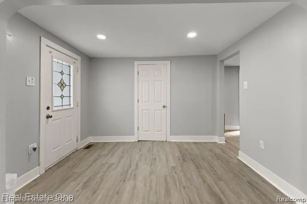 21047 Outer Drive Dearborn City MI 48124