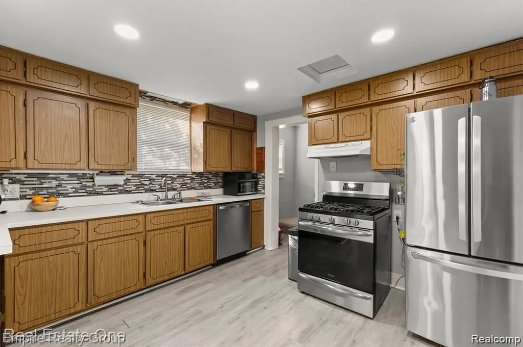 21047 Outer Drive Dearborn City MI 48124