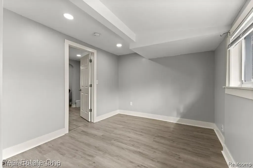 21047 Outer Drive Dearborn City MI 48124