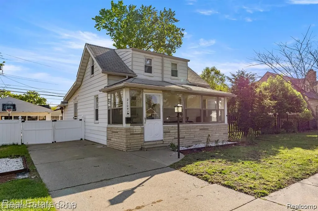 21047 Outer Drive Dearborn City MI 48124