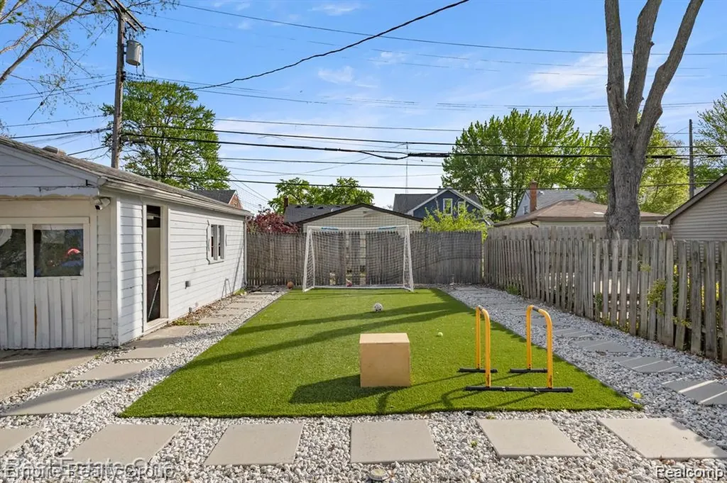 21047 Outer Drive Dearborn City MI 48124