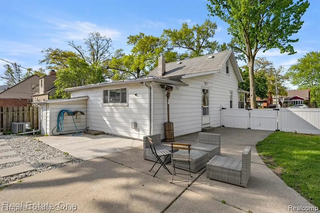 21047 Outer Drive Dearborn City MI 48124