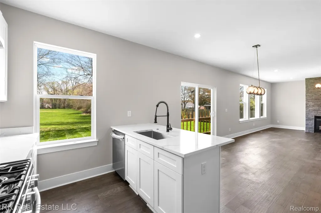47260 Dequindre Road E Shelby Charter Township MI 48317