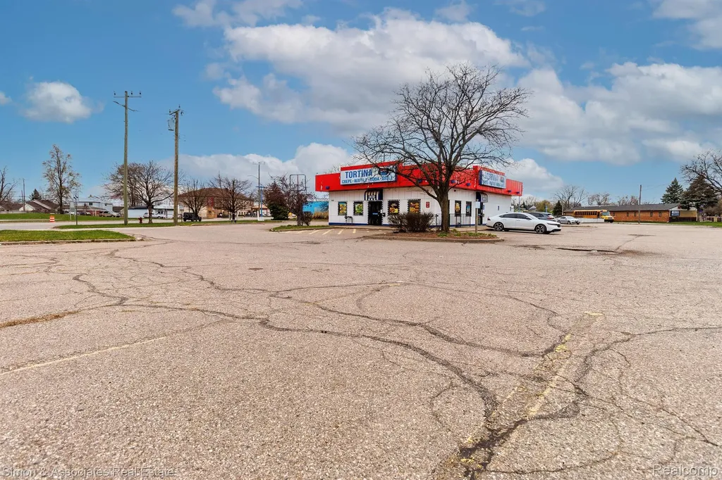 17431 Dix Road Melvindale City MI 48122