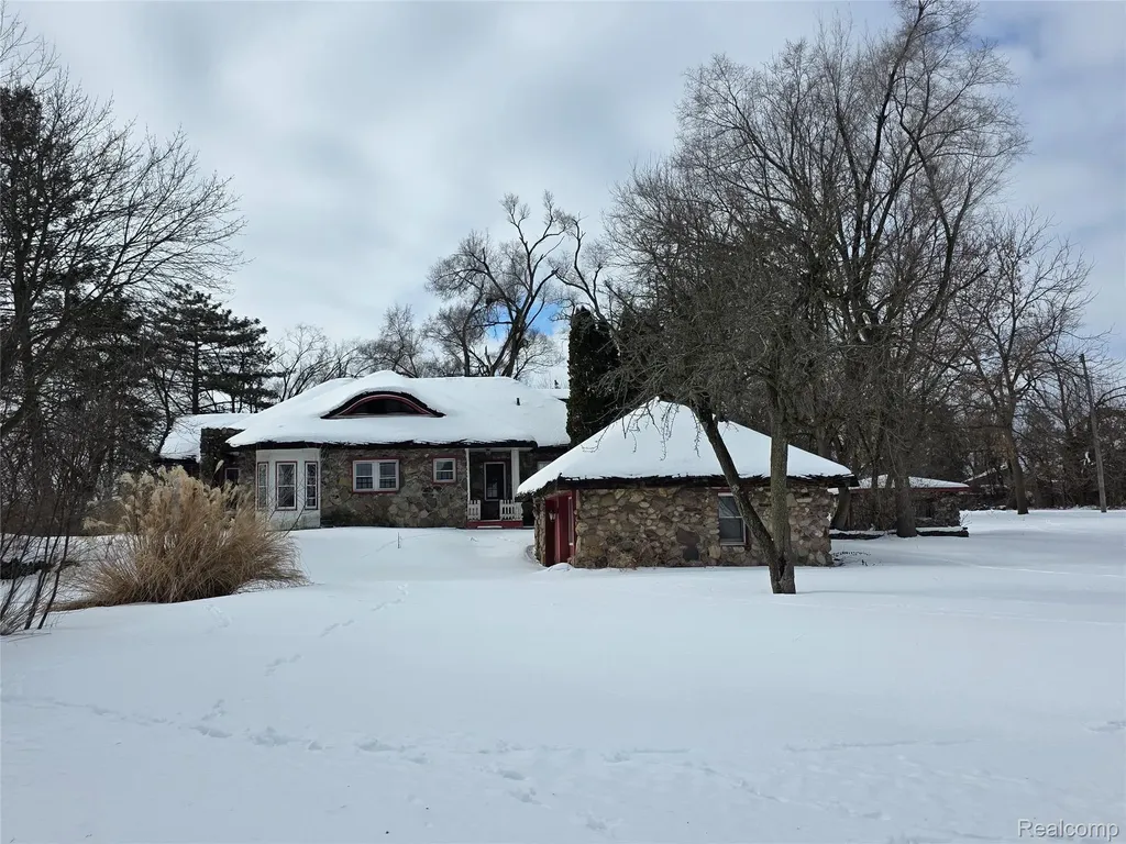 47420 W Ann Arbor Trail Plymouth Charter Township MI 48170