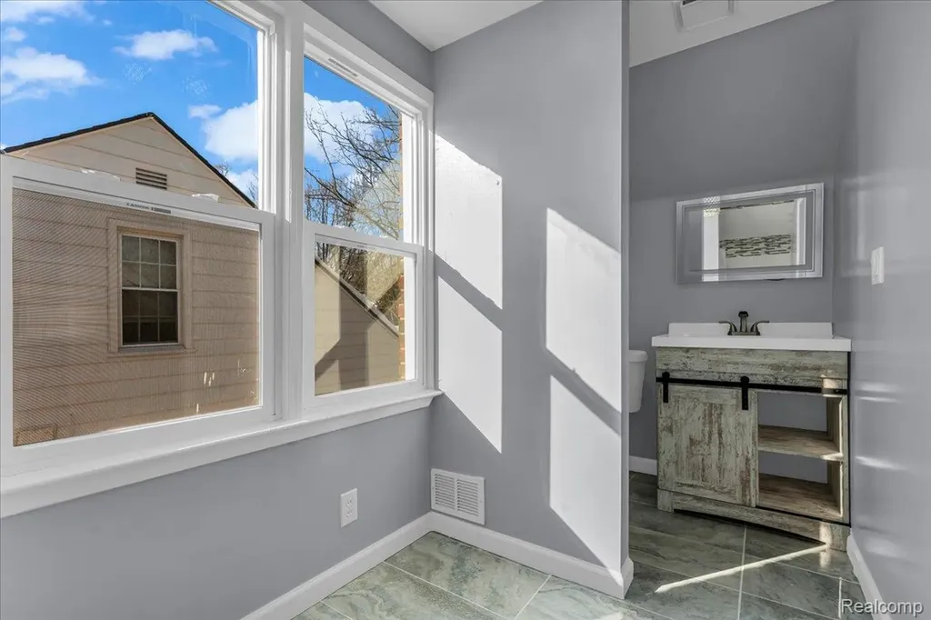 11873 Roxbury Street Detroit City MI 48224