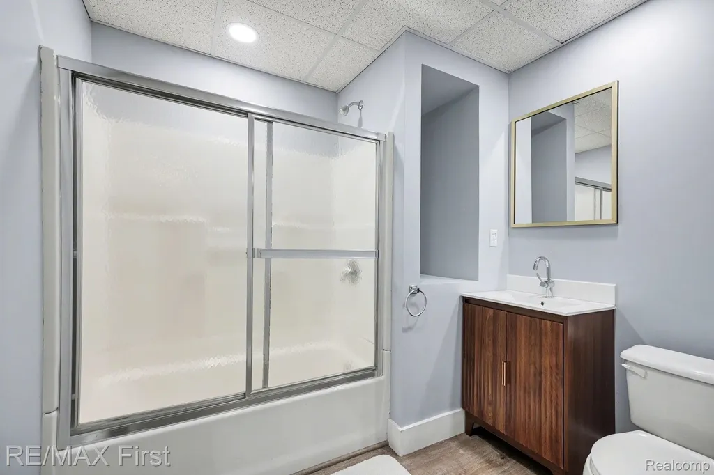 20400 Robinway Drive Clinton Charter Township MI 48036