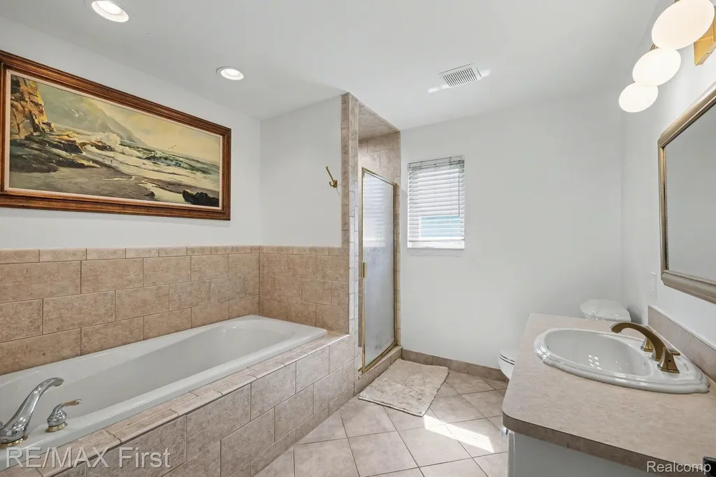 20400 Robinway Drive Clinton Charter Township MI 48036