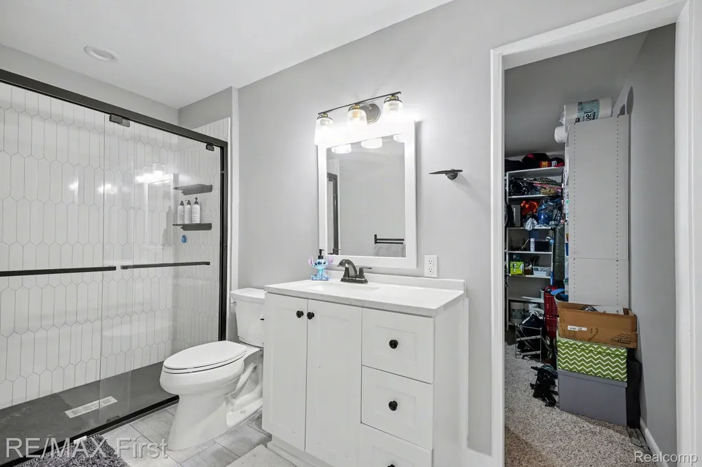 20400 Robinway Drive Clinton Charter Township MI 48036