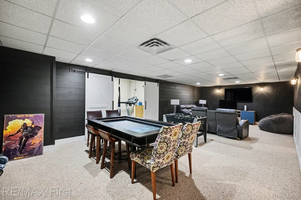 20400 Robinway Drive Clinton Charter Township MI 48036