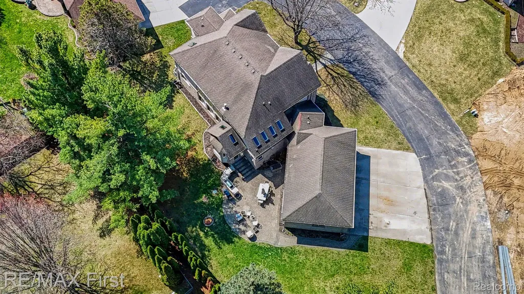 20400 Robinway Drive Clinton Charter Township MI 48036