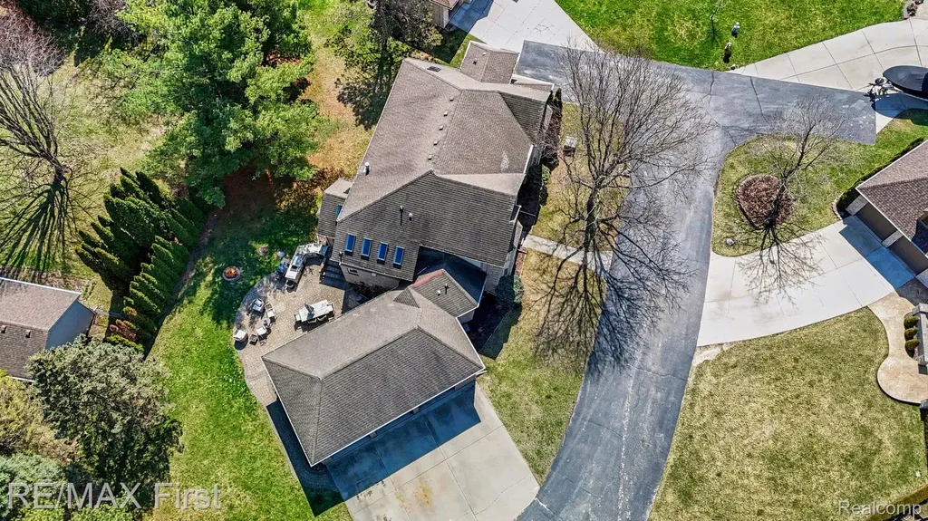 20400 Robinway Drive Clinton Charter Township MI 48036