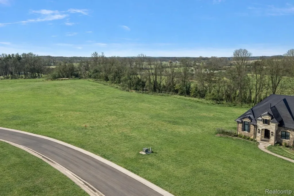 1583 Vista Drive Oakland Charter Township MI 48363
