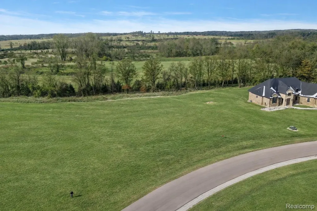 1583 Vista Drive Oakland Charter Township MI 48363
