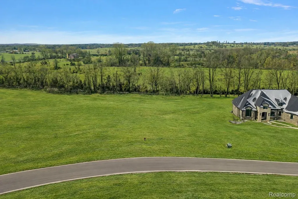 1583 Vista Drive Oakland Charter Township MI 48363