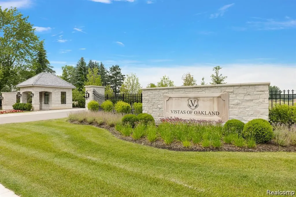 1583 Vista Drive Oakland Charter Township MI 48363