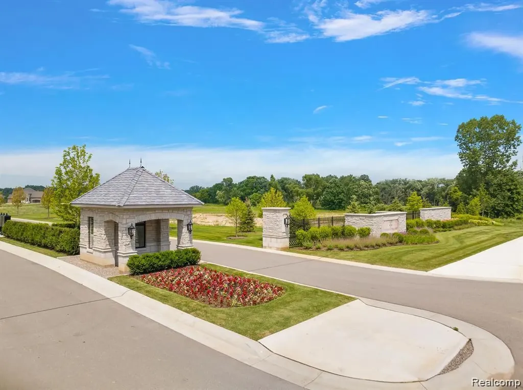 1583 Vista Drive Oakland Charter Township MI 48363
