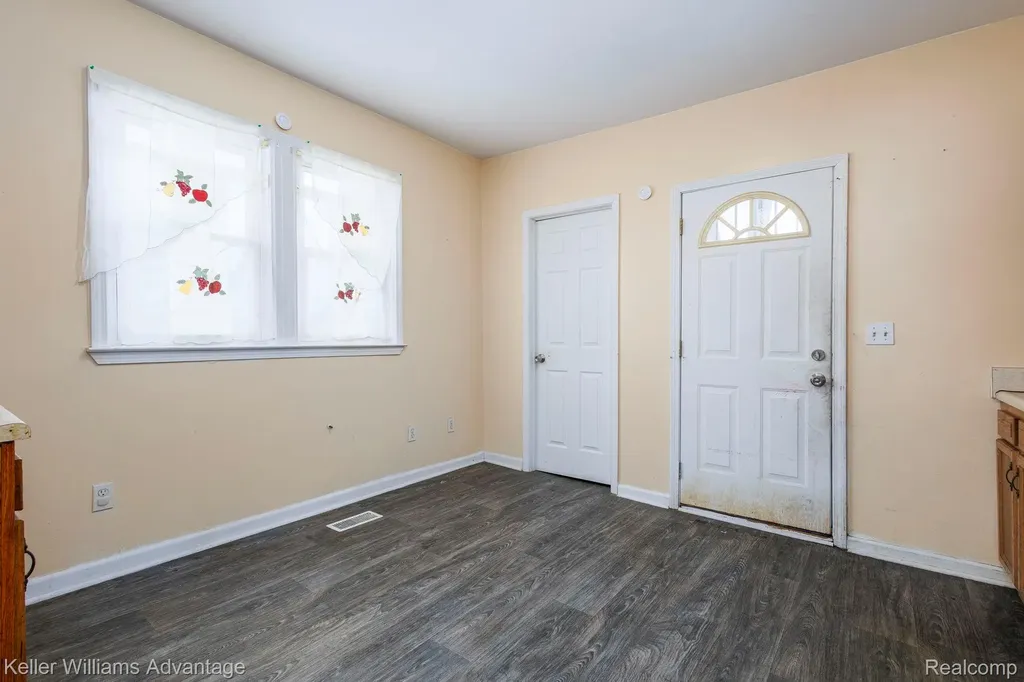 11727 Dyar Street Hamtramck City MI 48212