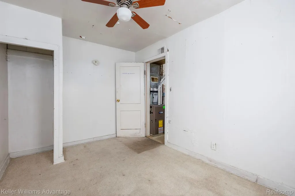 11727 Dyar Street Hamtramck City MI 48212
