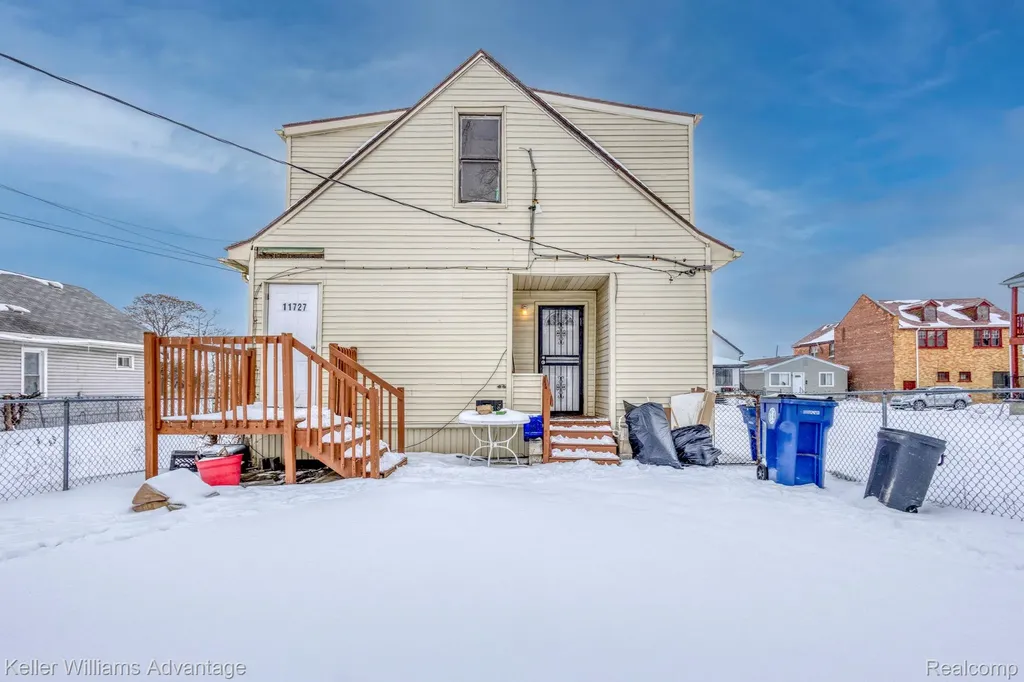 11727 Dyar Street Hamtramck City MI 48212
