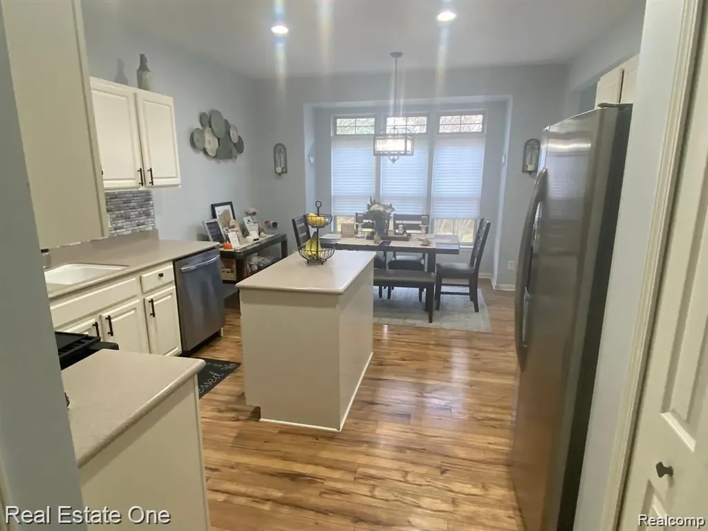 7305 Gateway Drive West Bloomfield Charter Township MI 48322