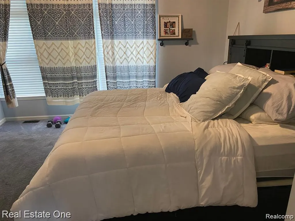 7305 Gateway Drive West Bloomfield Charter Township MI 48322