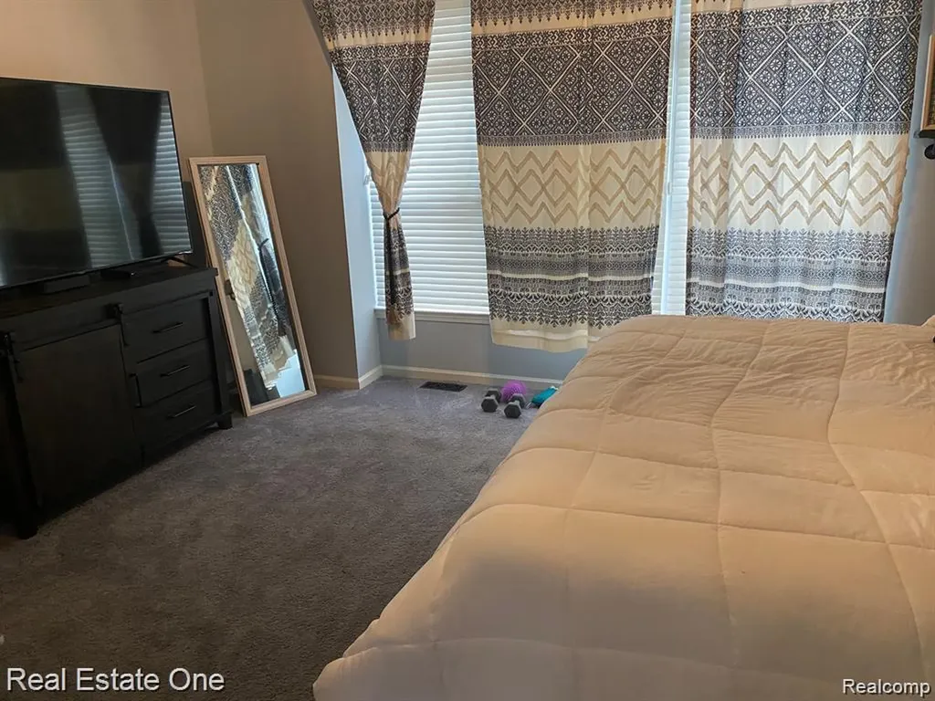 7305 Gateway Drive West Bloomfield Charter Township MI 48322