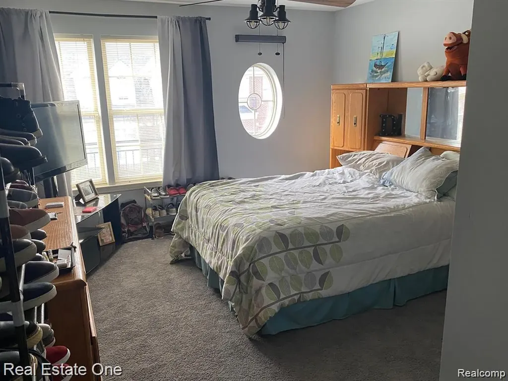 7305 Gateway Drive West Bloomfield Charter Township MI 48322