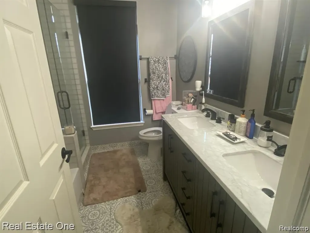 7305 Gateway Drive West Bloomfield Charter Township MI 48322