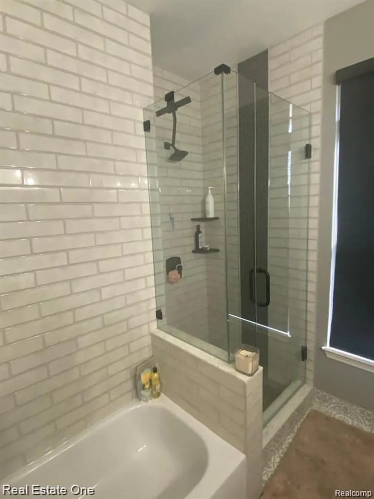 7305 Gateway Drive West Bloomfield Charter Township MI 48322
