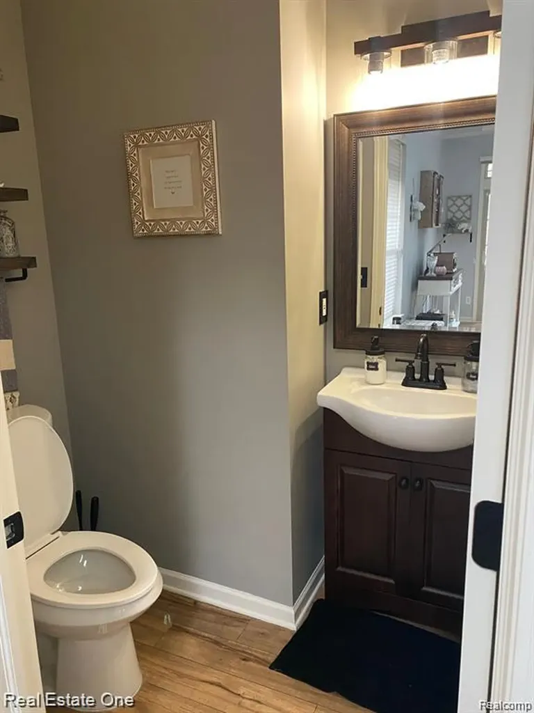 7305 Gateway Drive West Bloomfield Charter Township MI 48322