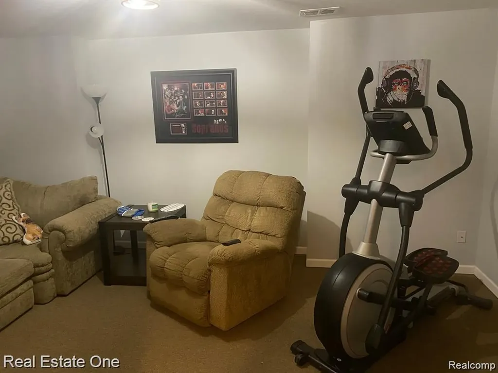 7305 Gateway Drive West Bloomfield Charter Township MI 48322