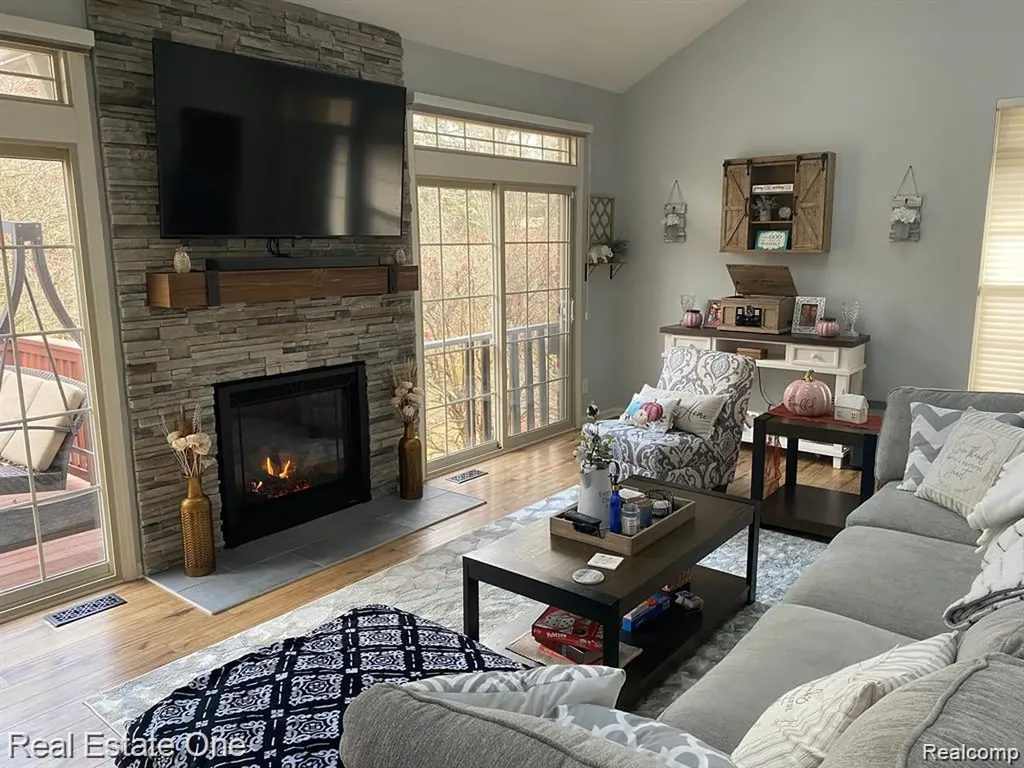 7305 Gateway Drive West Bloomfield Charter Township MI 48322