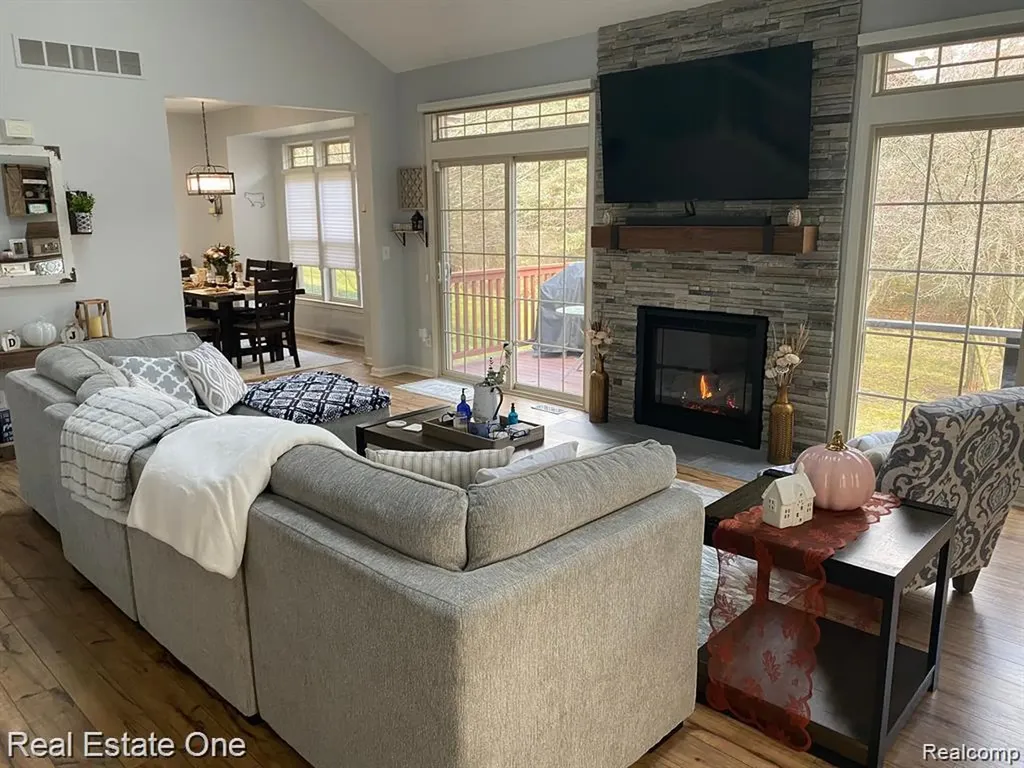 7305 Gateway Drive West Bloomfield Charter Township MI 48322