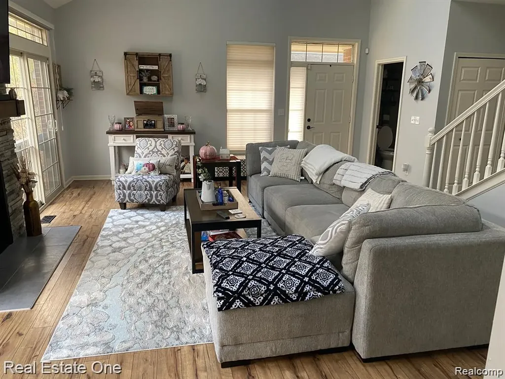 7305 Gateway Drive West Bloomfield Charter Township MI 48322