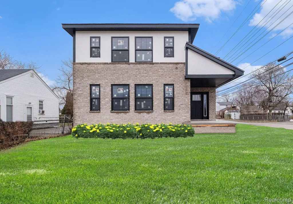 23708 Lexington Avenue Eastpointe City MI 48021