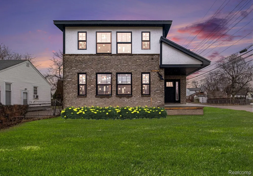 23708 Lexington Avenue Eastpointe City MI 48021