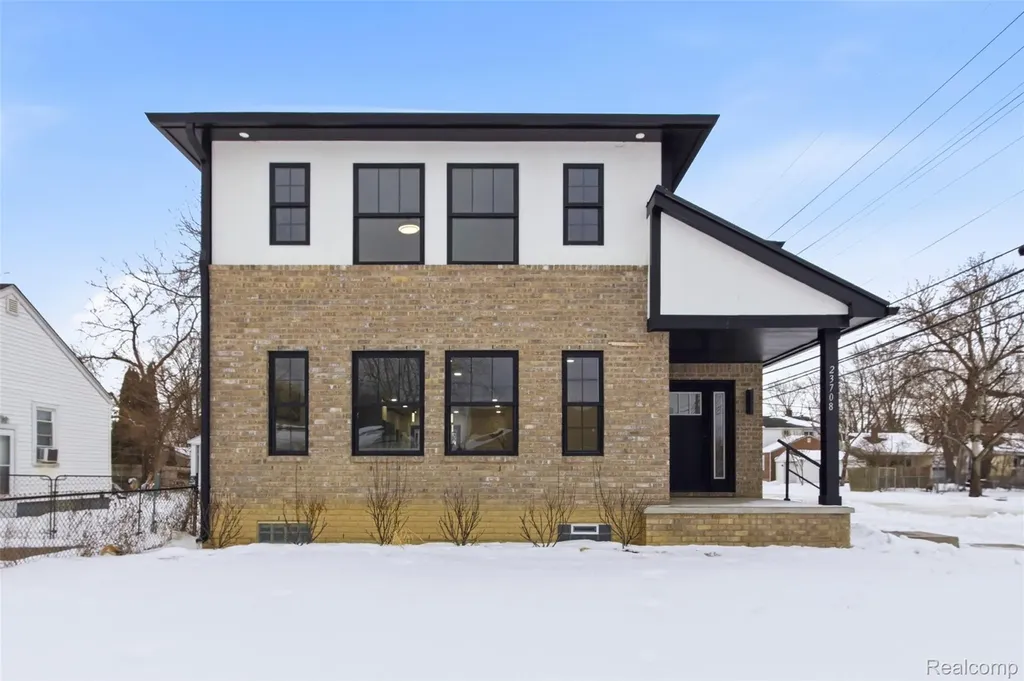 23708 Lexington Avenue Eastpointe City MI 48021