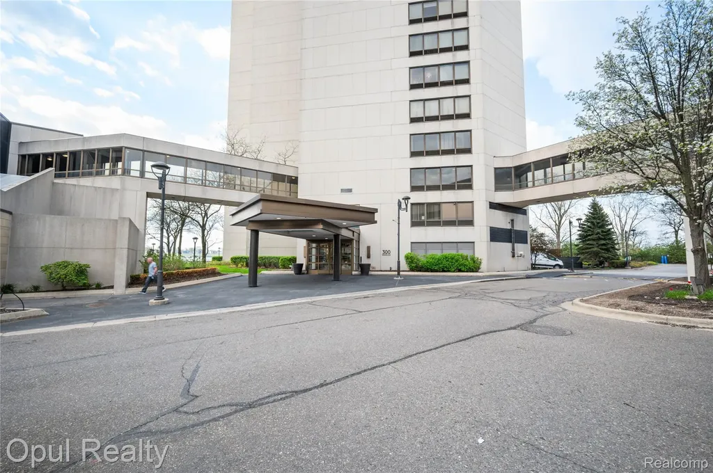 1001 W Jefferson Avenue Detroit City MI 48226