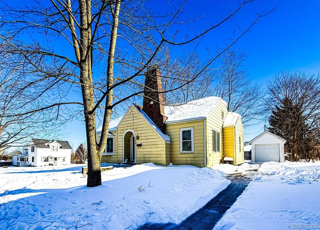 330 N Hanselman Street Bad Axe City MI 48413