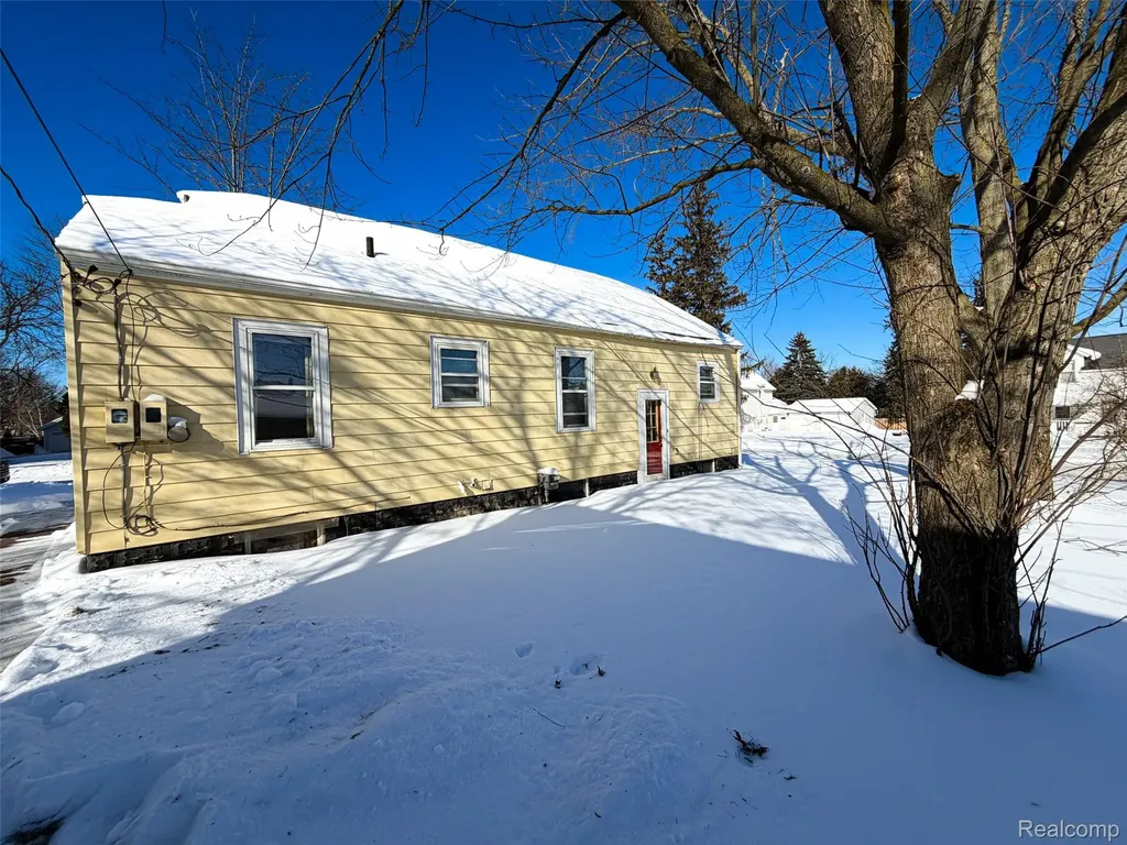330 N Hanselman Street Bad Axe City MI 48413