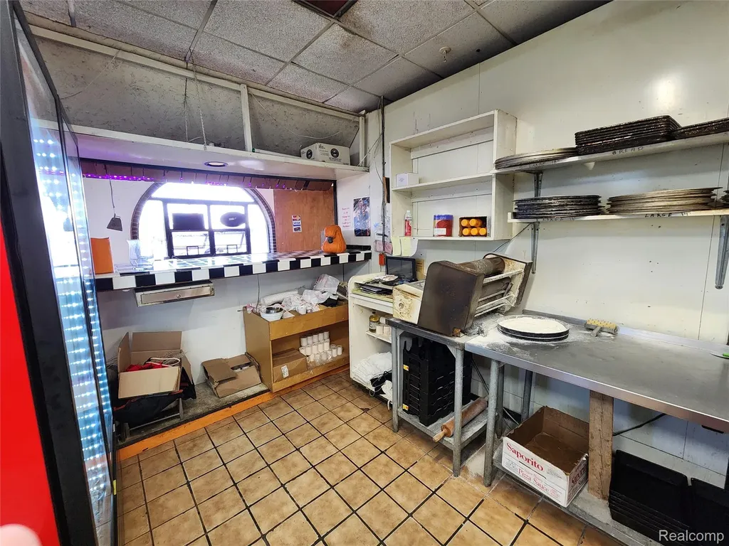19450 Van Horn Road Woodhaven City MI 48183