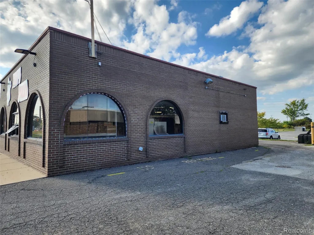 19450 Van Horn Road Woodhaven City MI 48183
