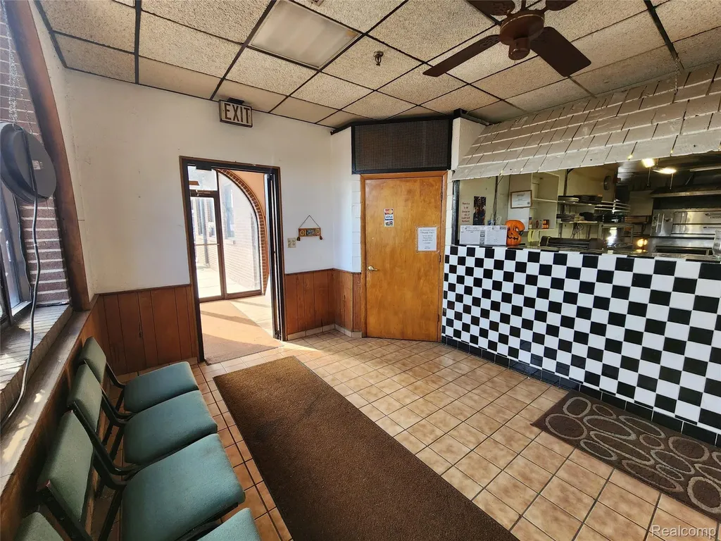 19450 Van Horn Road Woodhaven City MI 48183