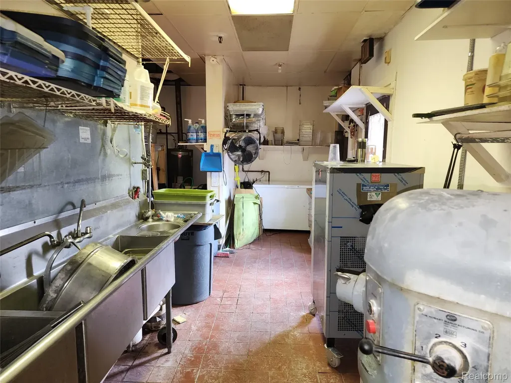 19450 Van Horn Road Woodhaven City MI 48183