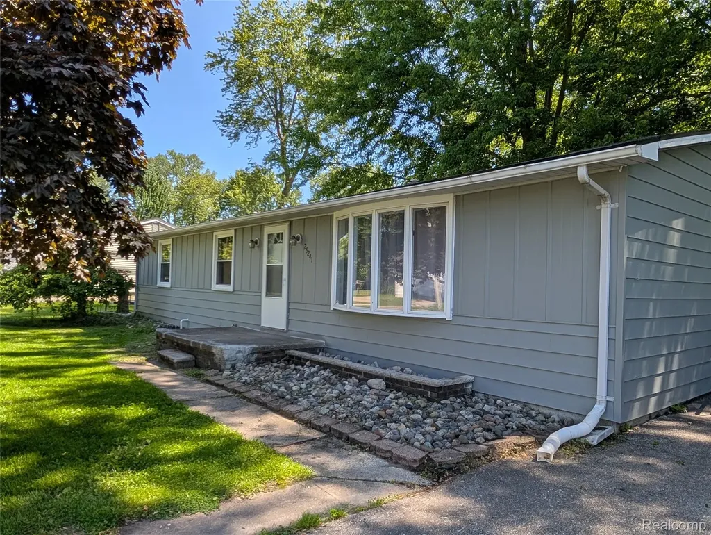 26241 Weigel Road Huron Charter Township MI 48164